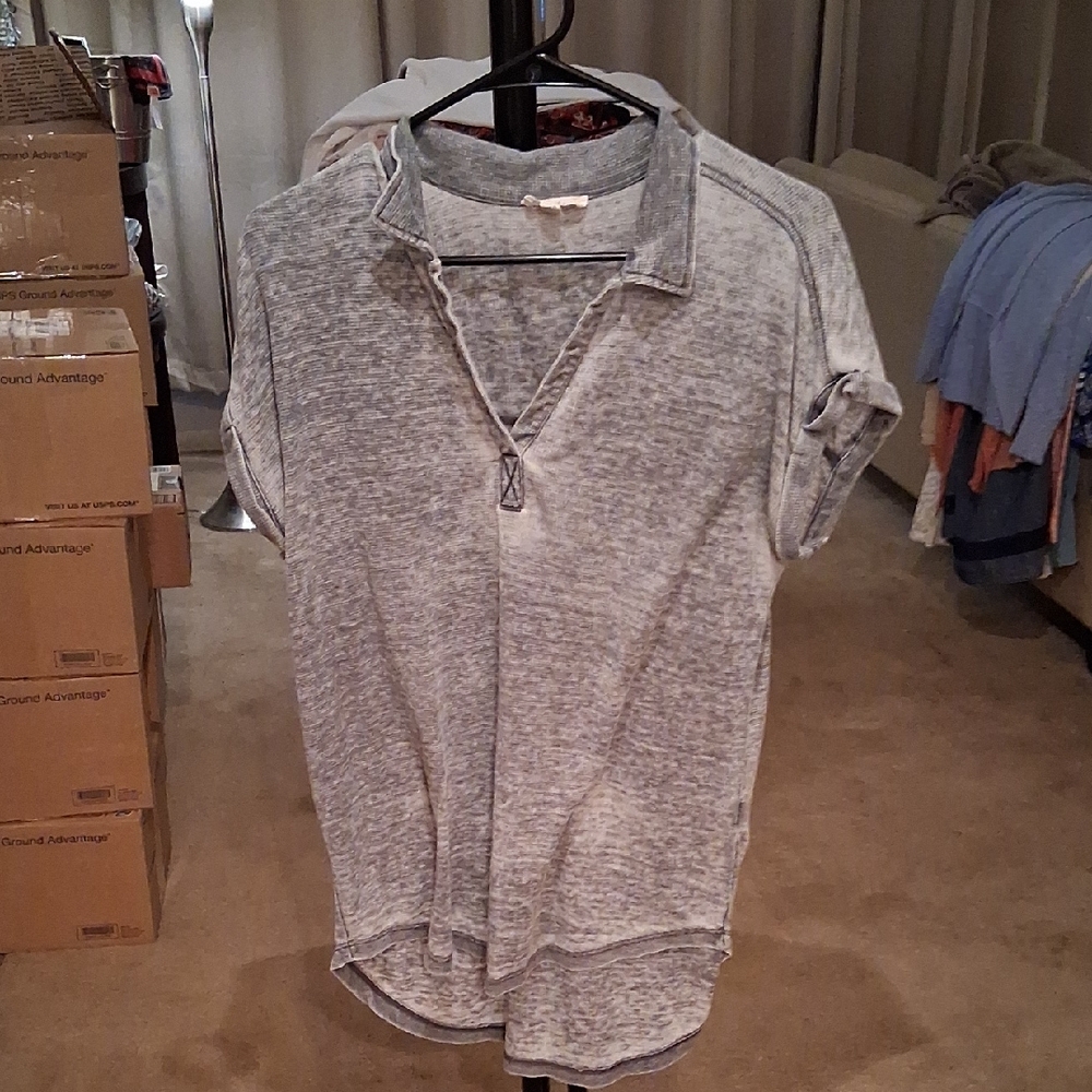 Jane and Delancey Heathered Gray V-Neck Top